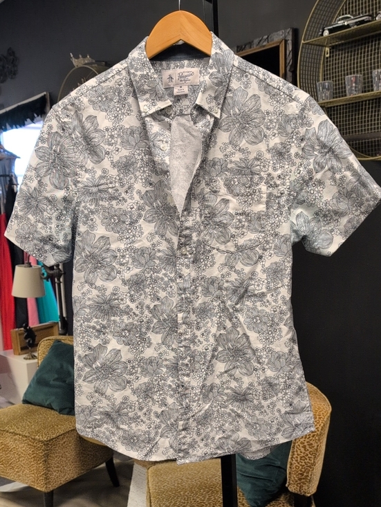 Penguin By Munsingwear Other - Original Penguin Black And White Floral Short-Sleeve Button-Down Shirt